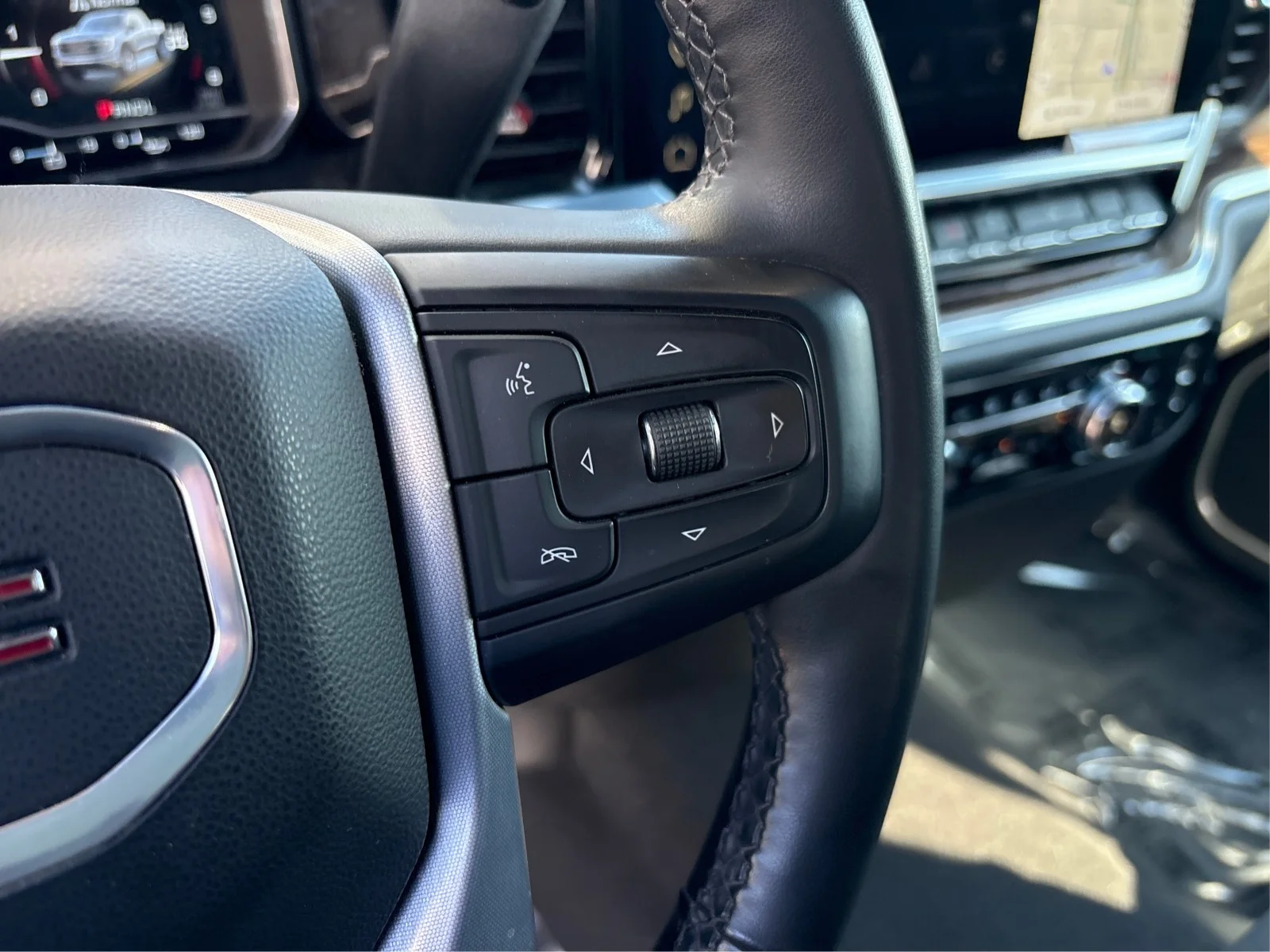 Used 2023 Black GMC SLE image 23
