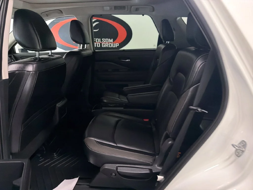 Used 2024 White Nissan SL image 15