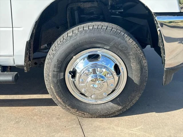 New 2026 Bright White Clear-Coat Exterior Paint RAM Tradesman image 10
