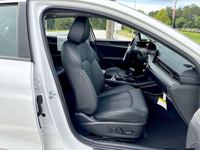 Used 2025 White Kia EX image 26