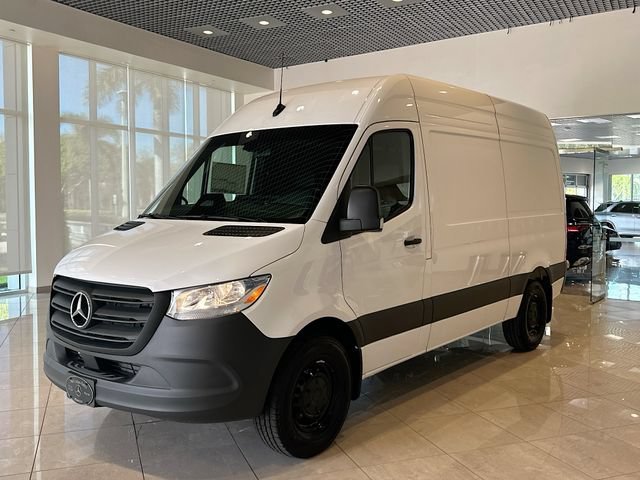 New 2026 Arctic White Mercedes-Benz Cargo 144 WB image 31