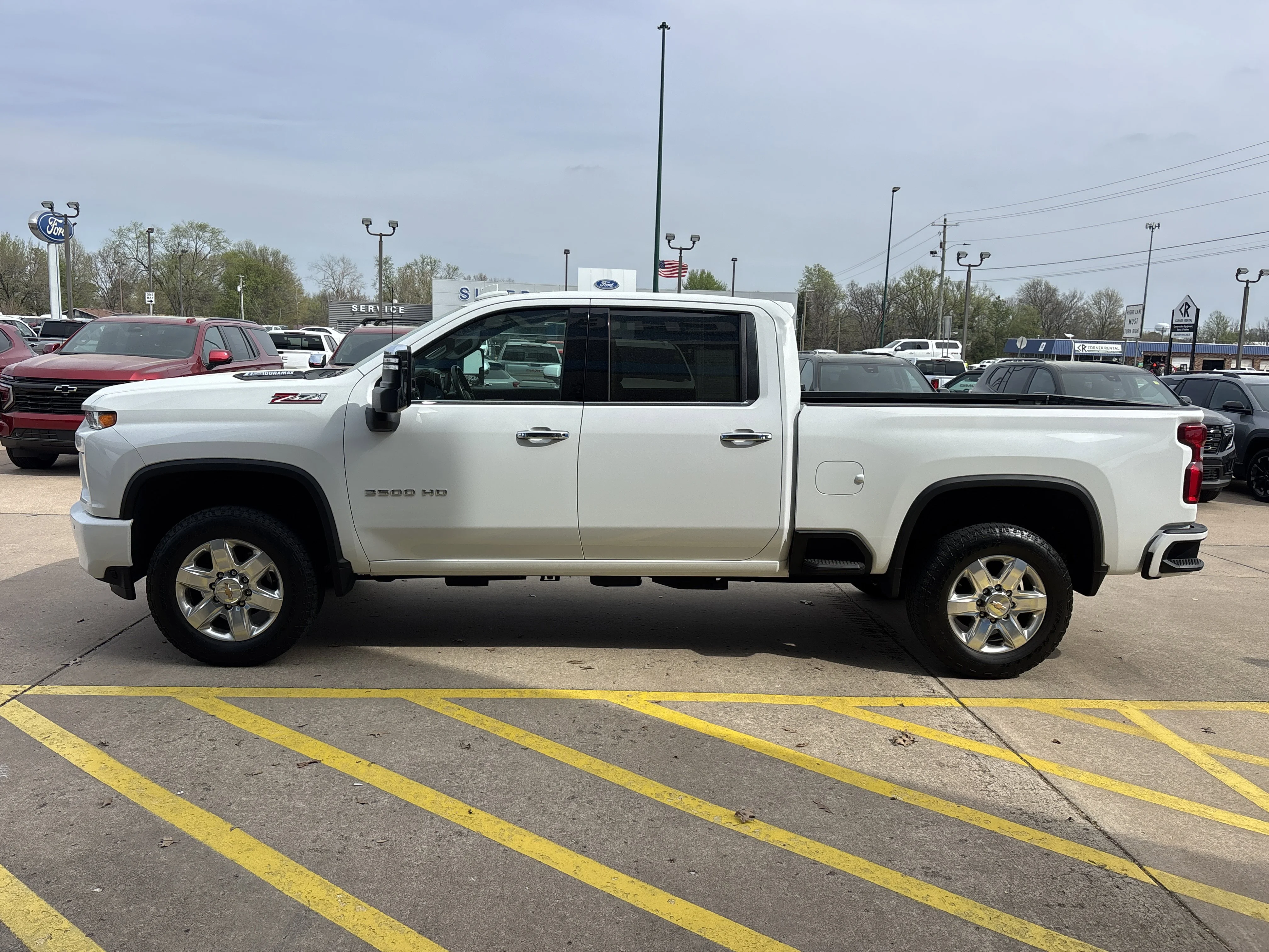 Used 2022 Summit White Chevrolet LTZ 4WD image 10