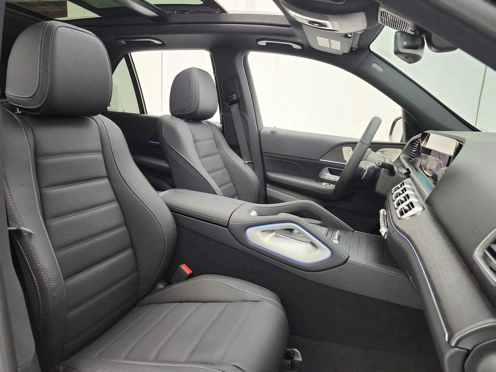 New 2026 Black Mercedes-Benz GLE 450 4MATIC® SUV image 36