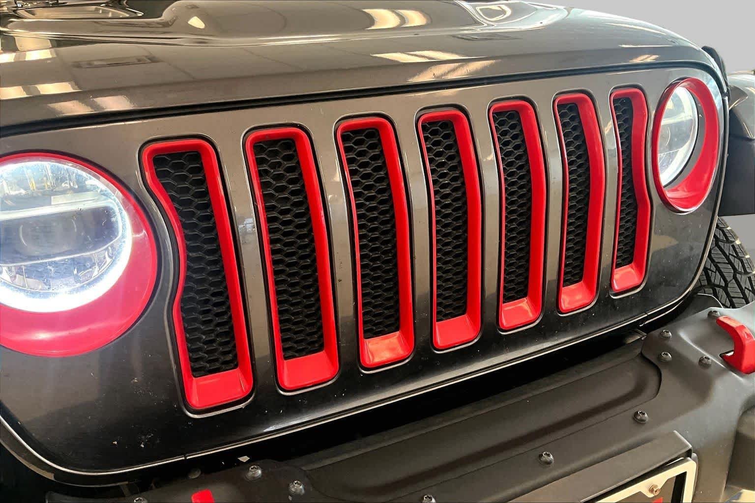 Used 2019 Granite Crystal Metallic Clearcoat Jeep Rubicon image 28