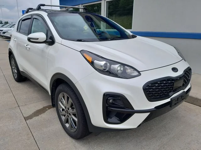 Used 2022 White Kia Nightfall image 3
