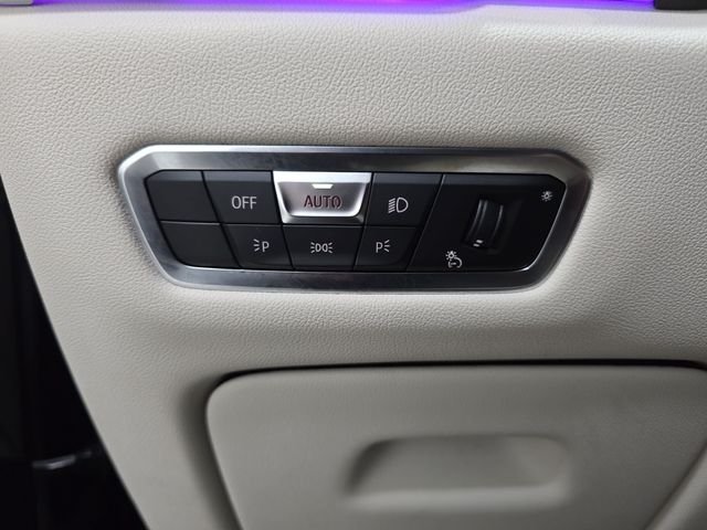Used 2022 Jet Black BMW xDrive40i image 23