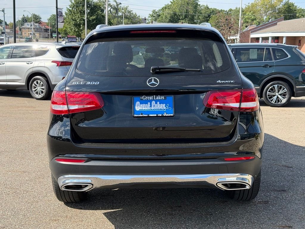 Used 2018 Black Mercedes-Benz GLC 300 image 4