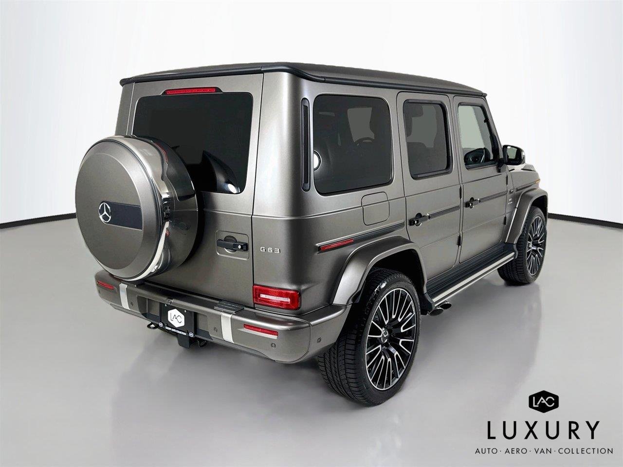 Used 2026 MANUFAKTUR Monza Grey Magno Mercedes-Benz AMG® G 63 | Manu Int Package Plus | Carbon Trim image 5