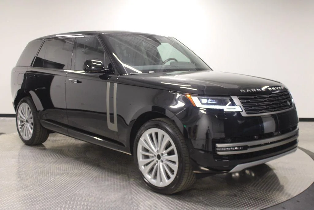 New 2026 Santorini Black Land Rover SE image 10