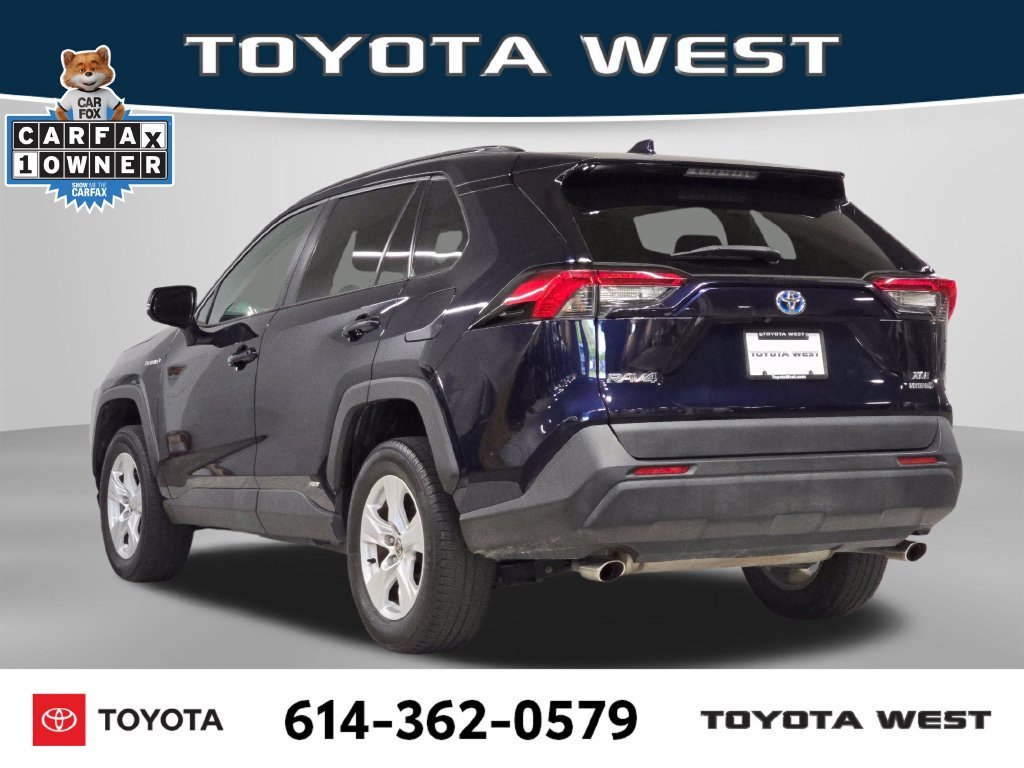 Used 2021  Toyota XLE image 9