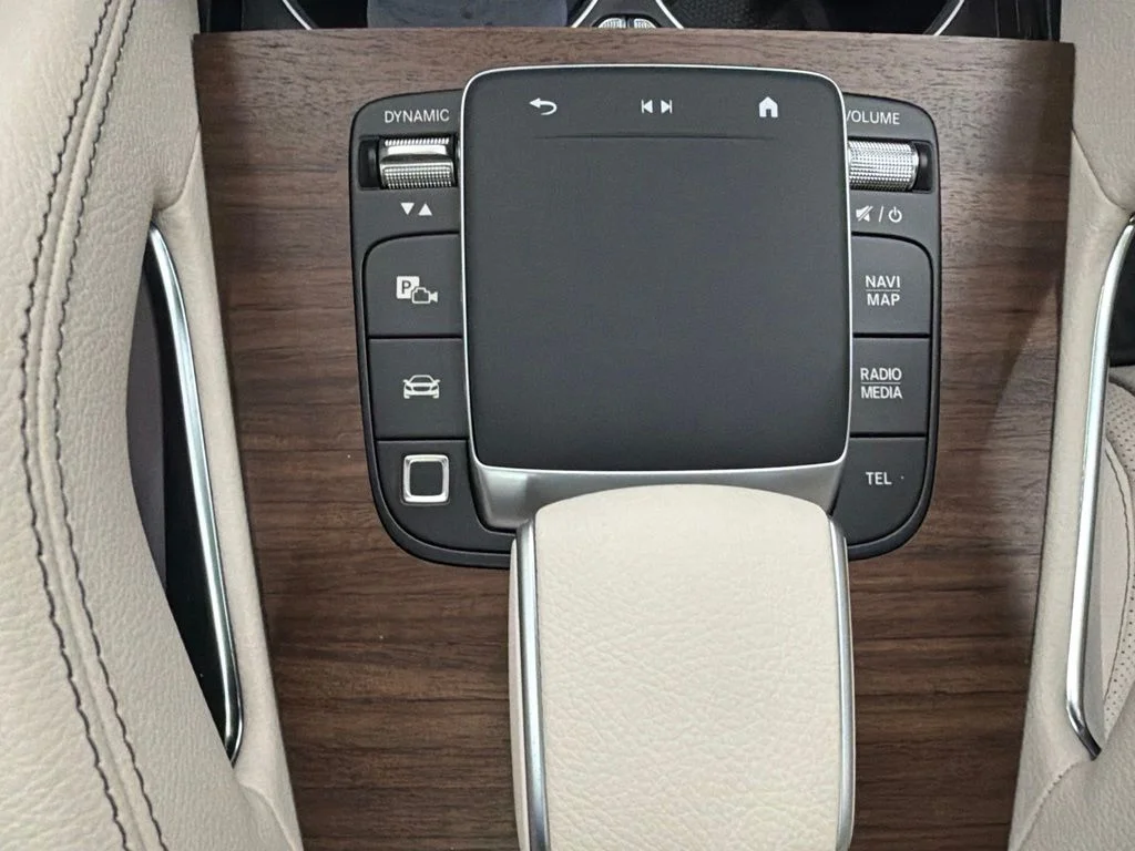 New 2026 White Mercedes-Benz GLE 580 image 35