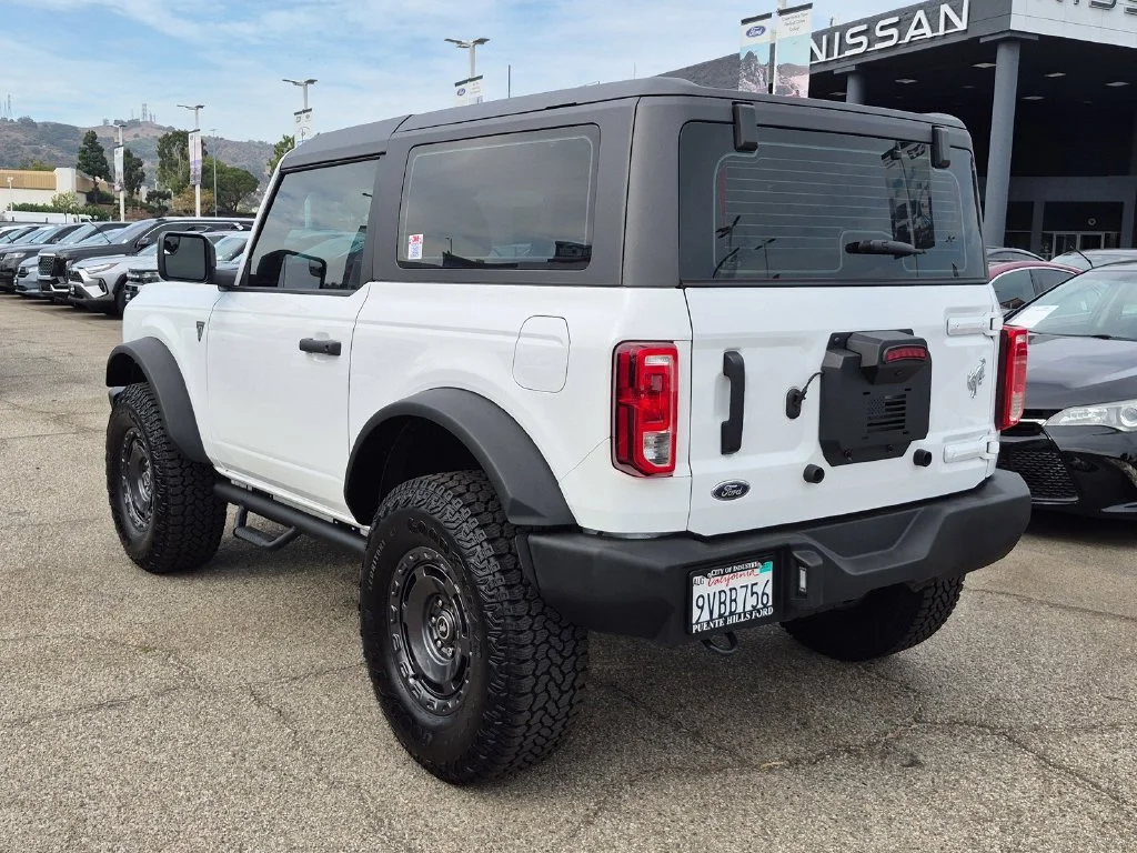 Used 2025 Oxford White Ford Base image 4