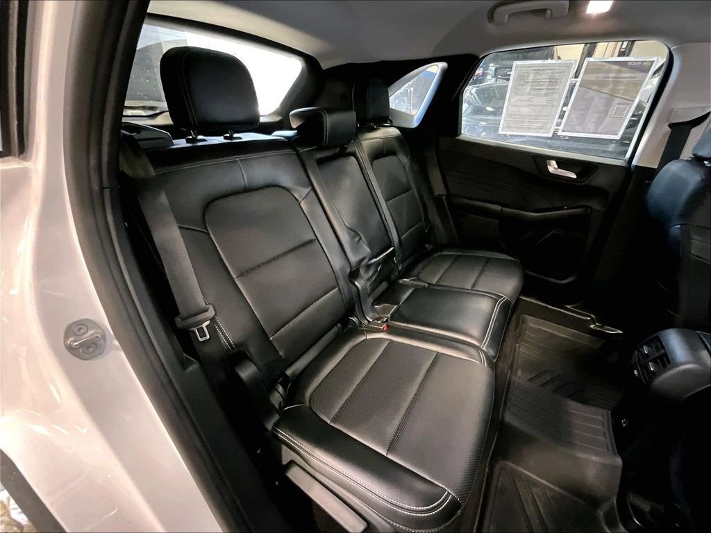 Used 2022 White Ford SEL image 16