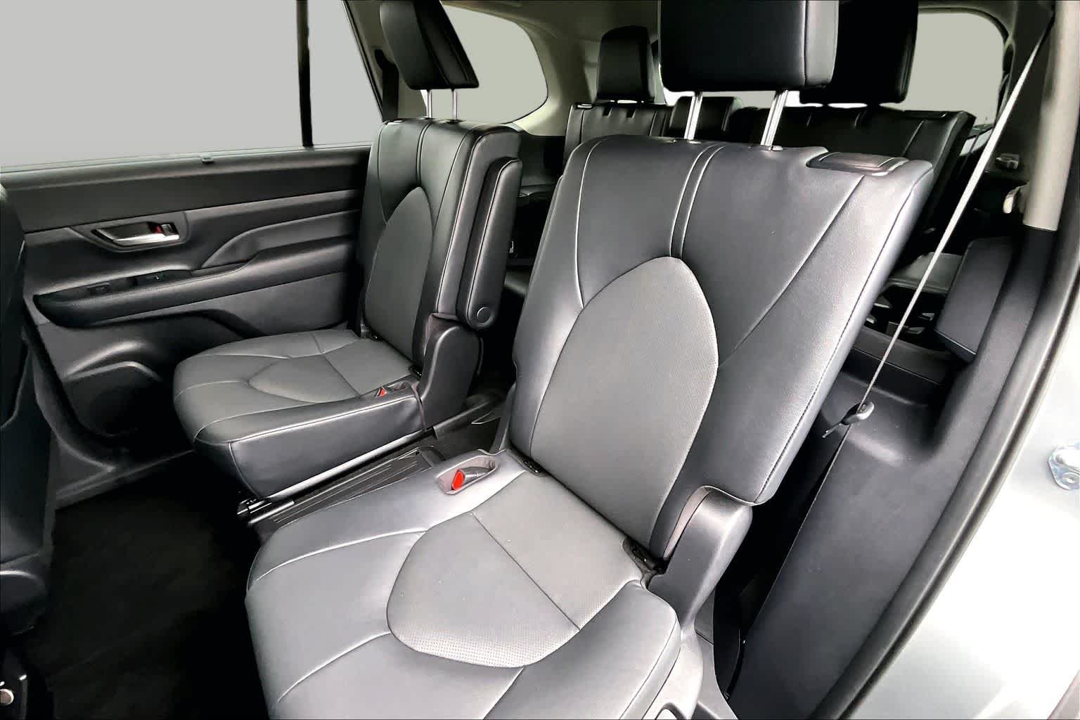 Used 2025 Celestial Silver Metallic Toyota XLE image 20