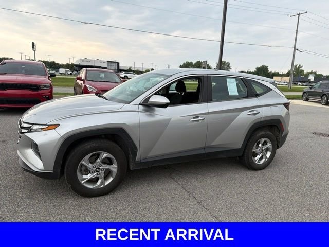 Used 2022 Silver Hyundai SE image 8