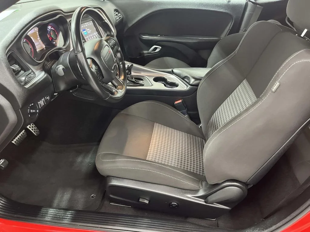Used 2021 Torred Clearcoat Dodge R/T 5.7L HEMI 1 Owner image 16