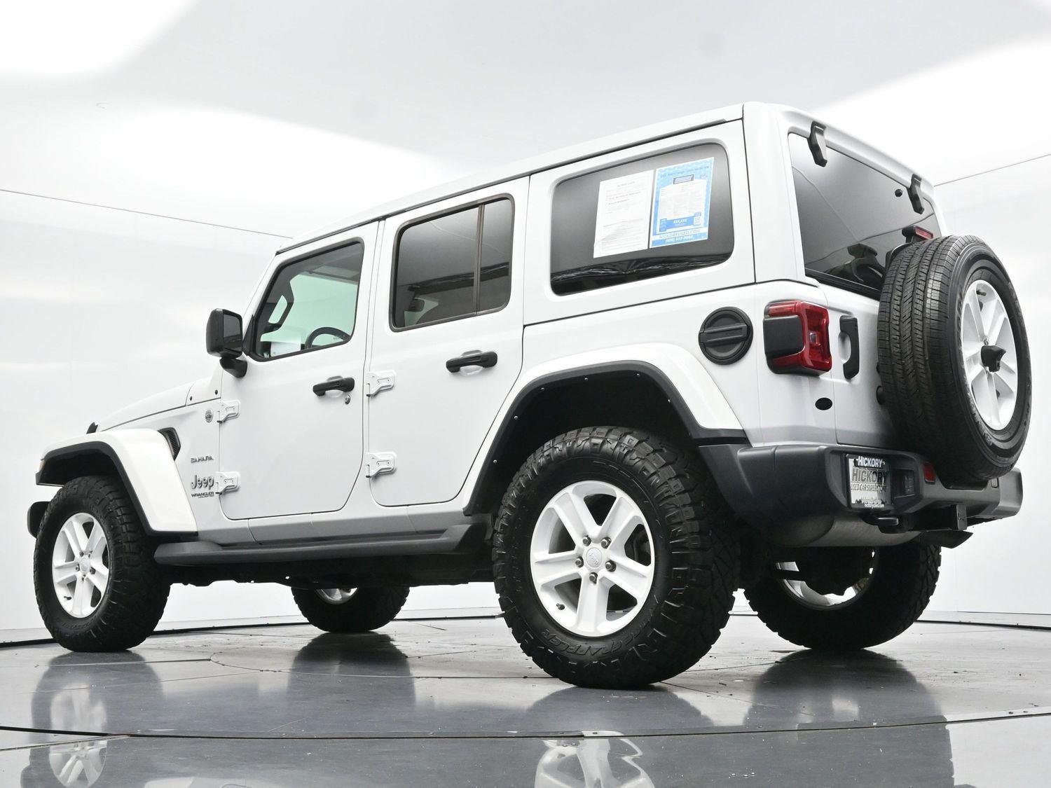 Used 2022 Bright White Clearcoat Jeep Unlimited Sahara image 50