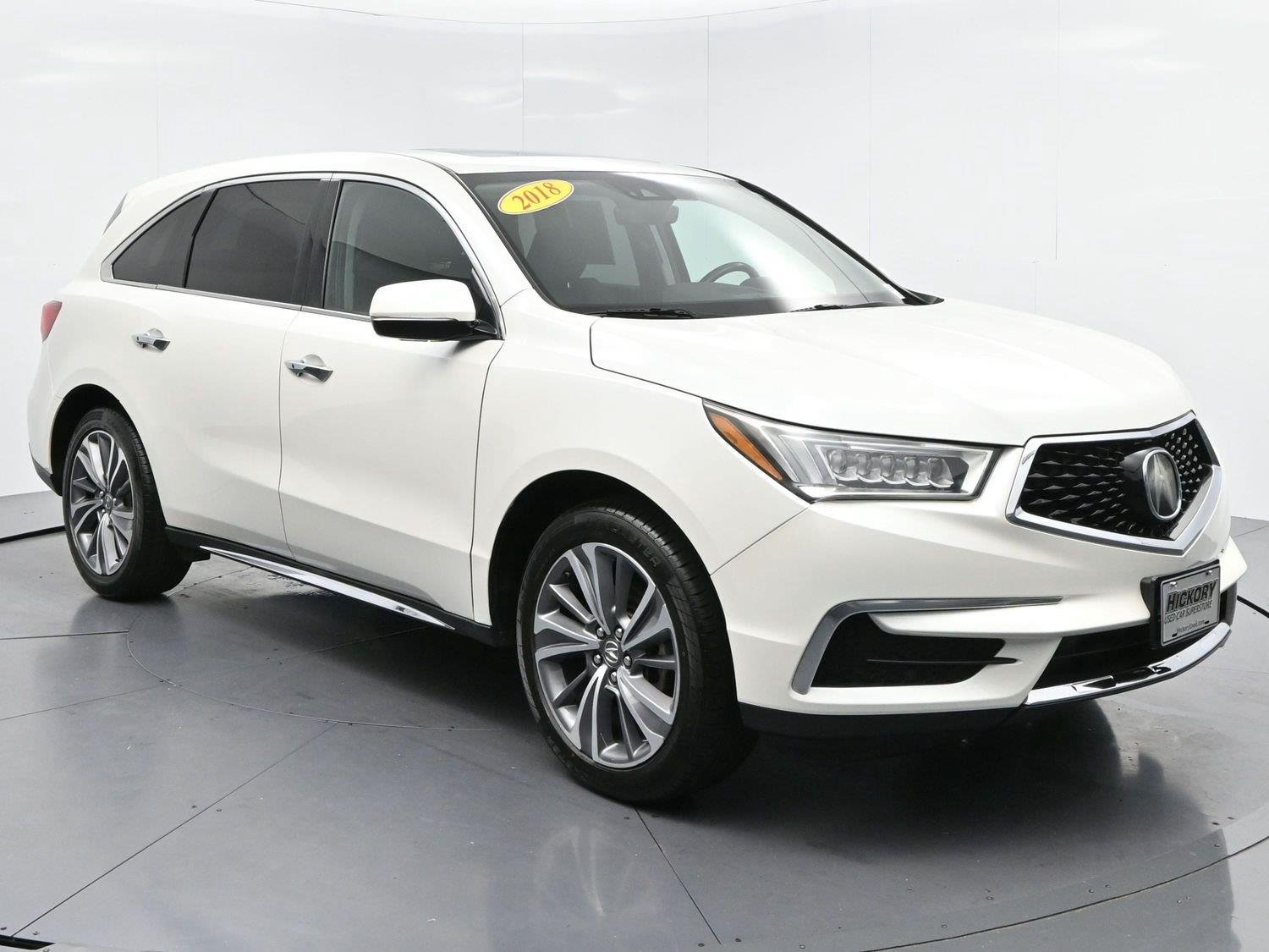 Used 2018 White Diamond Pearl Acura w/Technology Pkg image 2