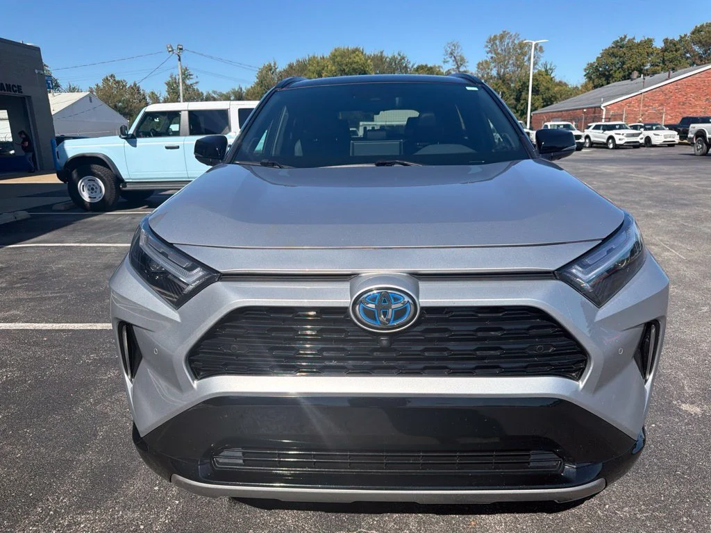 Used 2022 Silver Sky Metallic Toyota XSE image 8