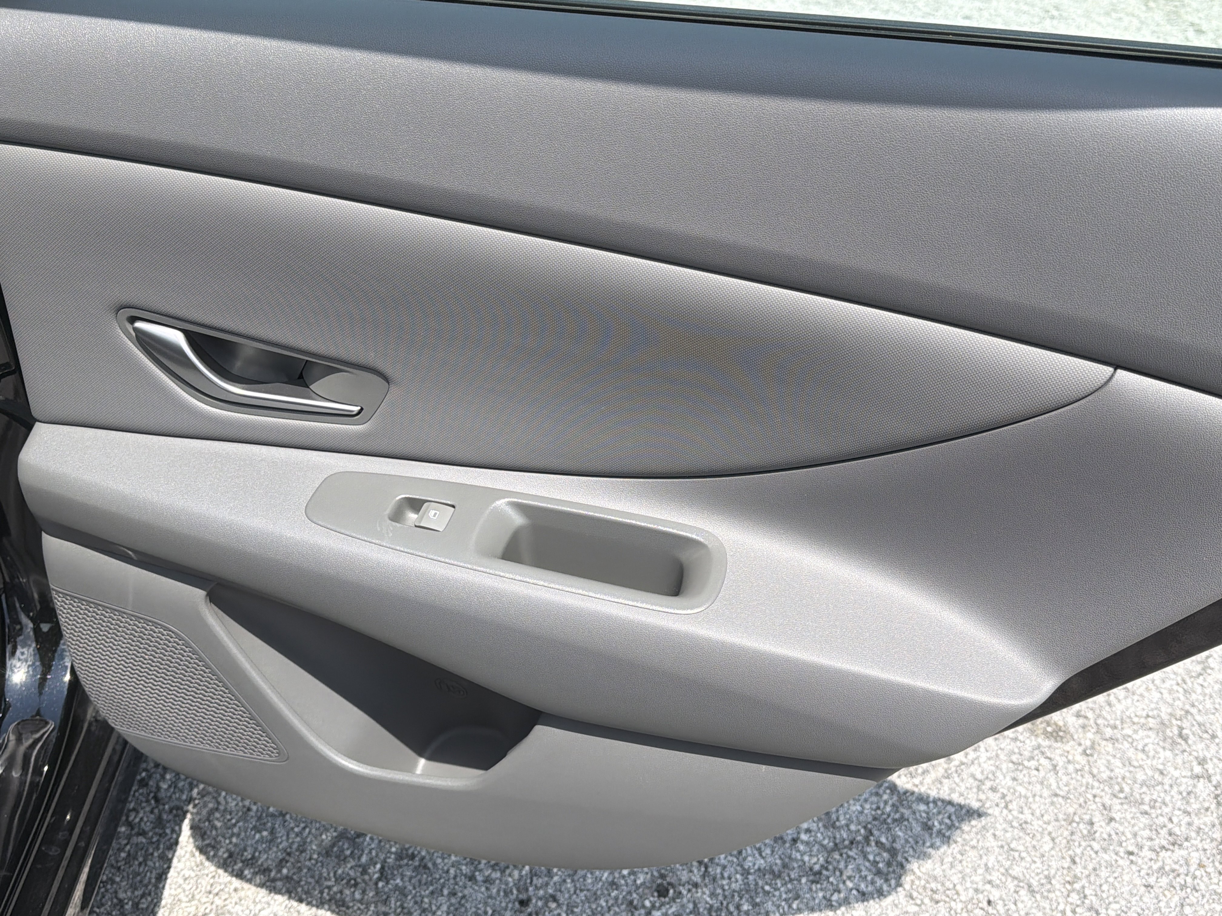 Used 2022 Phantom Black Hyundai SEL image 17