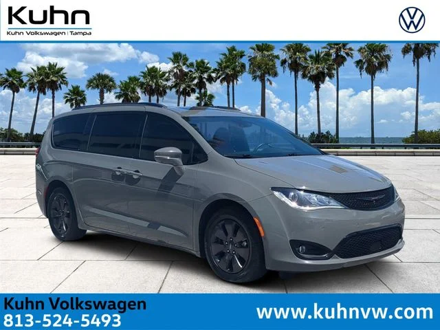 2020 Chrysler Pacifica Hybrid Limited Red S's photo