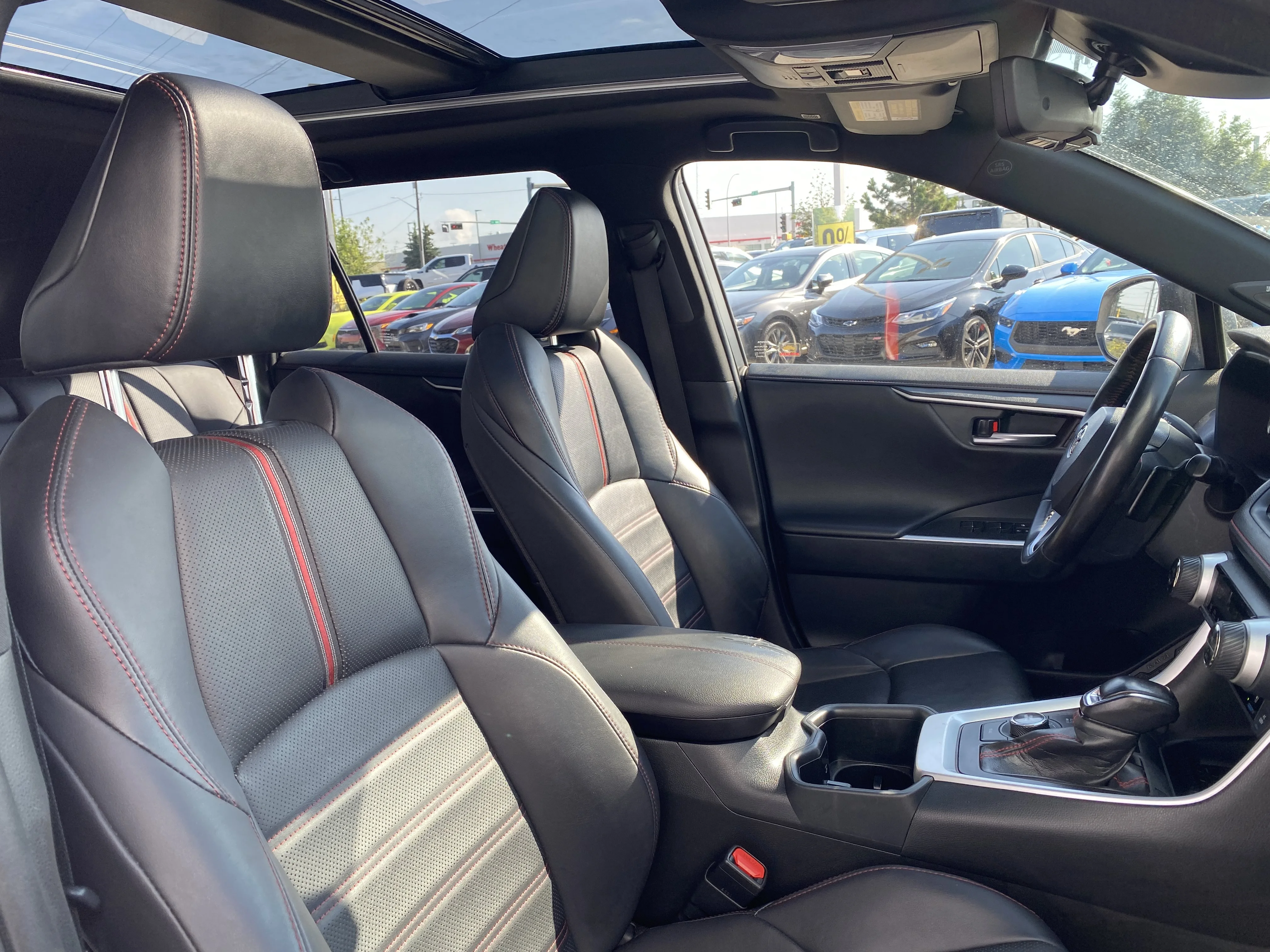 Used 2024 White Toyota SE AWD * HYBRID * LEATHER * SUNROOF * image 22