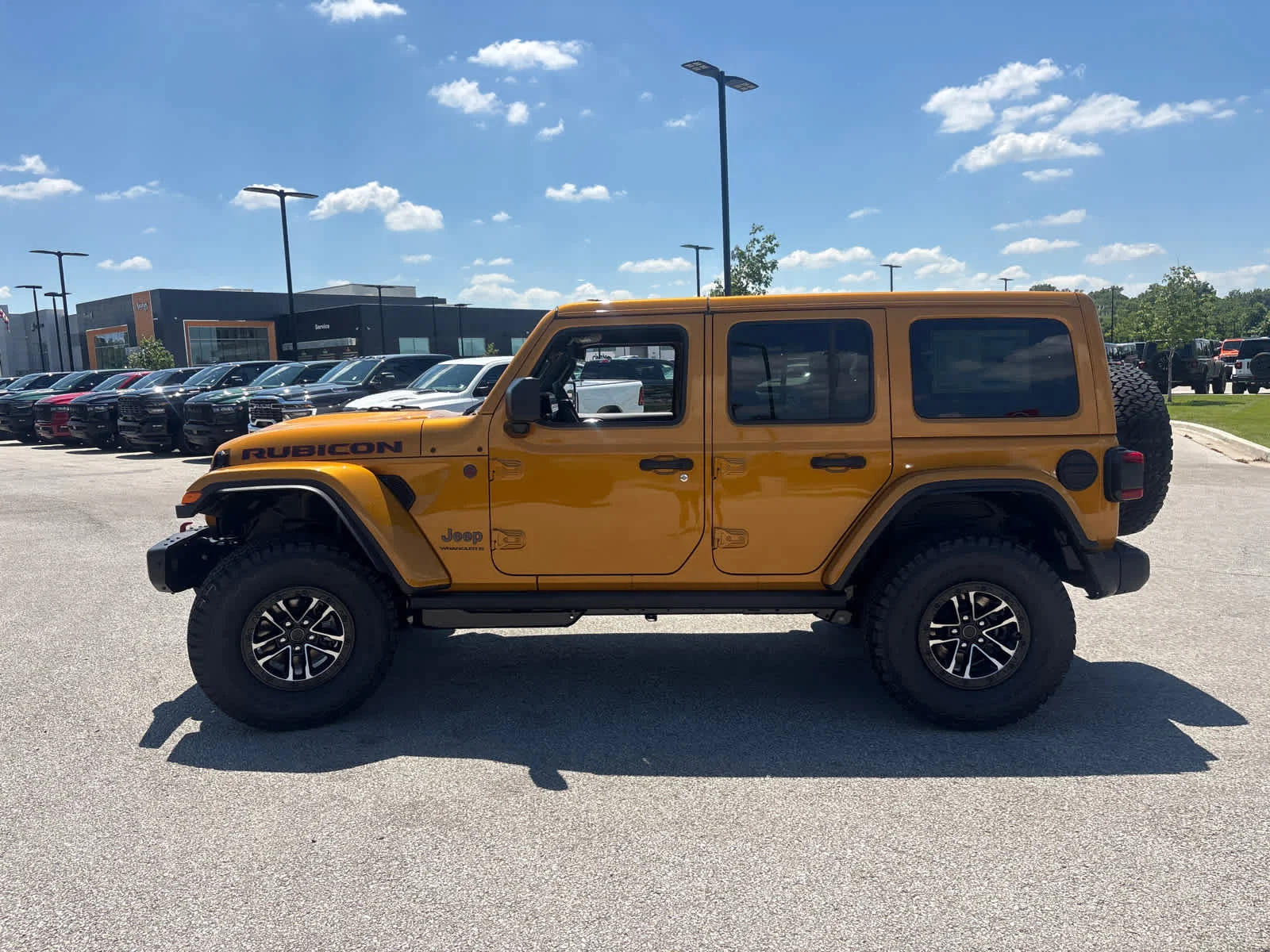 New 2026 Goldilocks Exterior Paint Jeep Rubicon X image 6