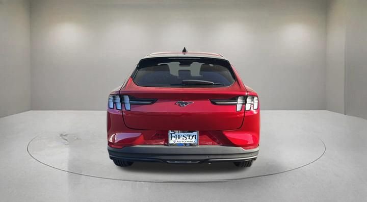 Used 2023 Red Ford Select image 3