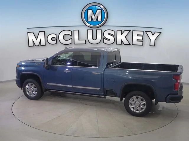 Used 2024 Blue Chevrolet High Country image 28