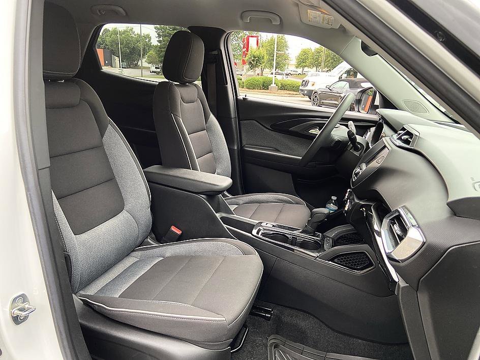 Used 2023 Summit White Chevrolet LT image 17
