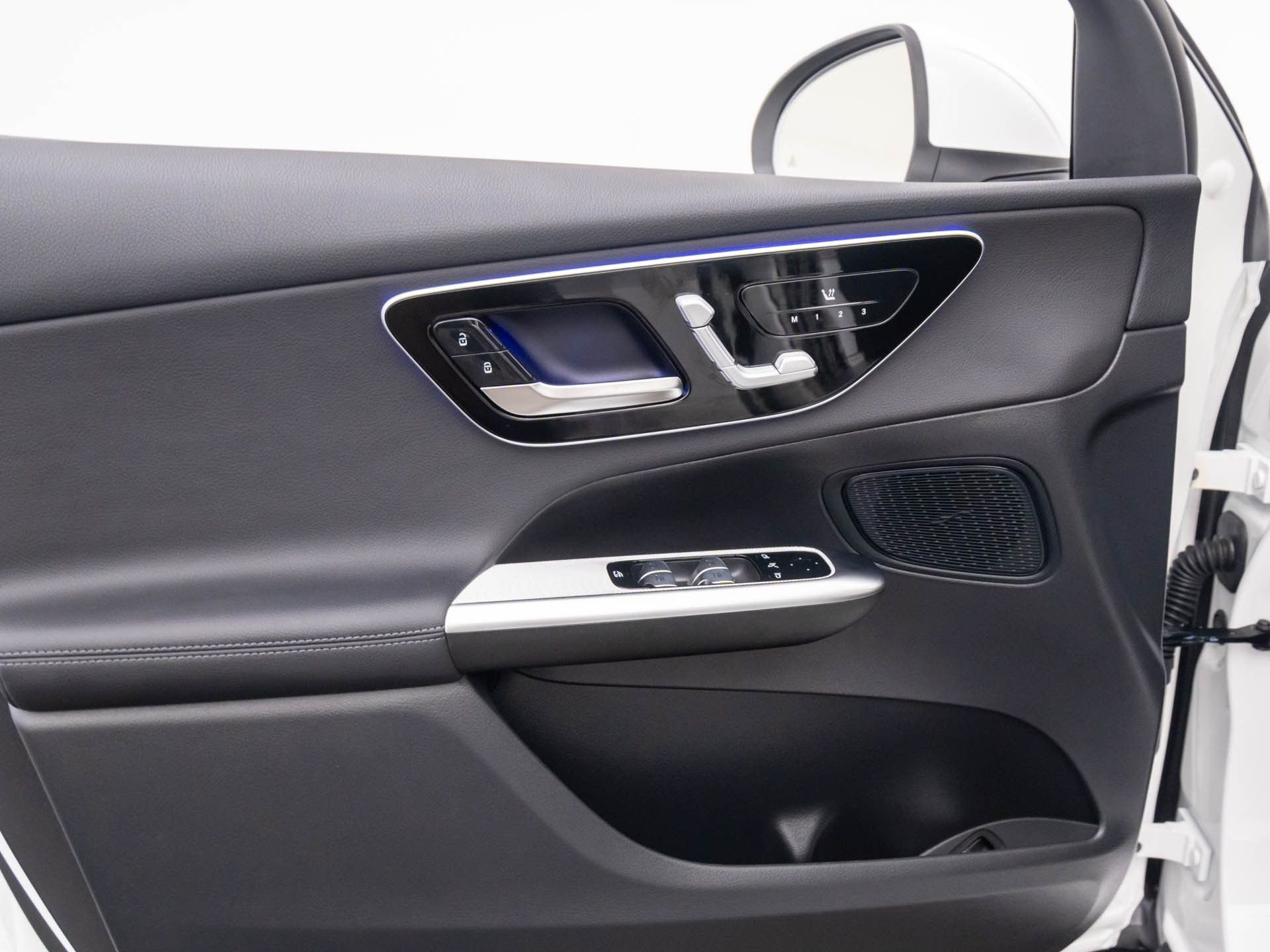 New 2026 White Mercedes-Benz GLC 300 image 12