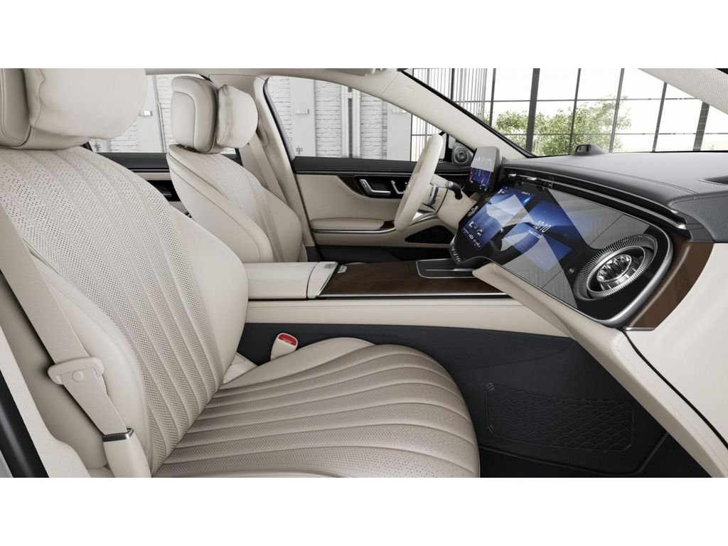 New 2027 MANUFAKTUR Moonlight White Metallic Mercedes-Benz  image 4