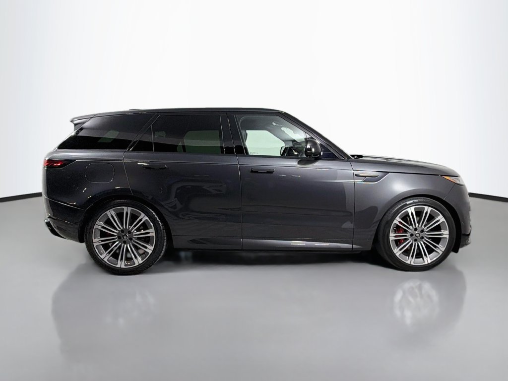 Used 2025 Gray Land Rover Dynamic SE image 4