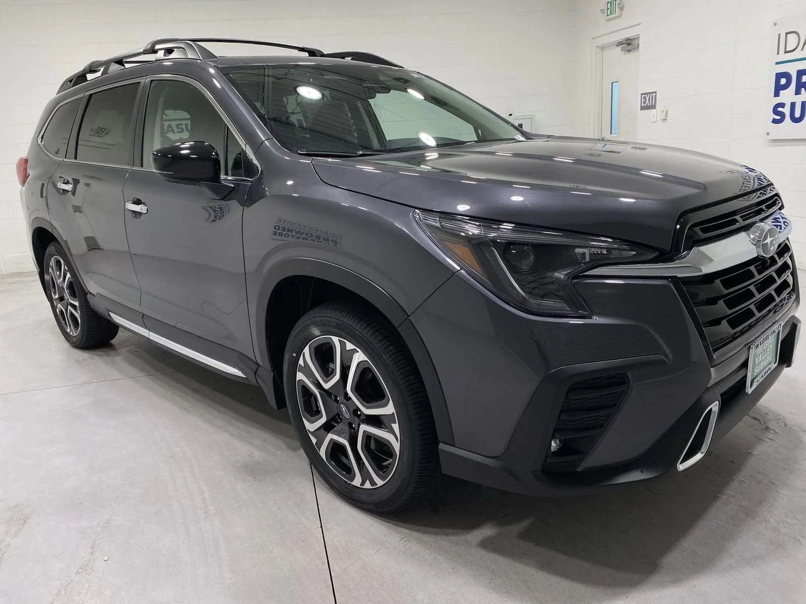 New 2026 MAGNETITE GRAY METALLIC Subaru Touring image 2