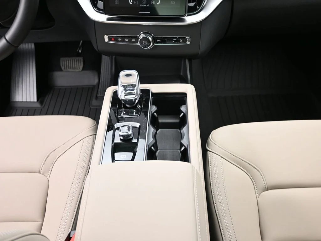 New 2026 Crystal White Volvo Plus image 23
