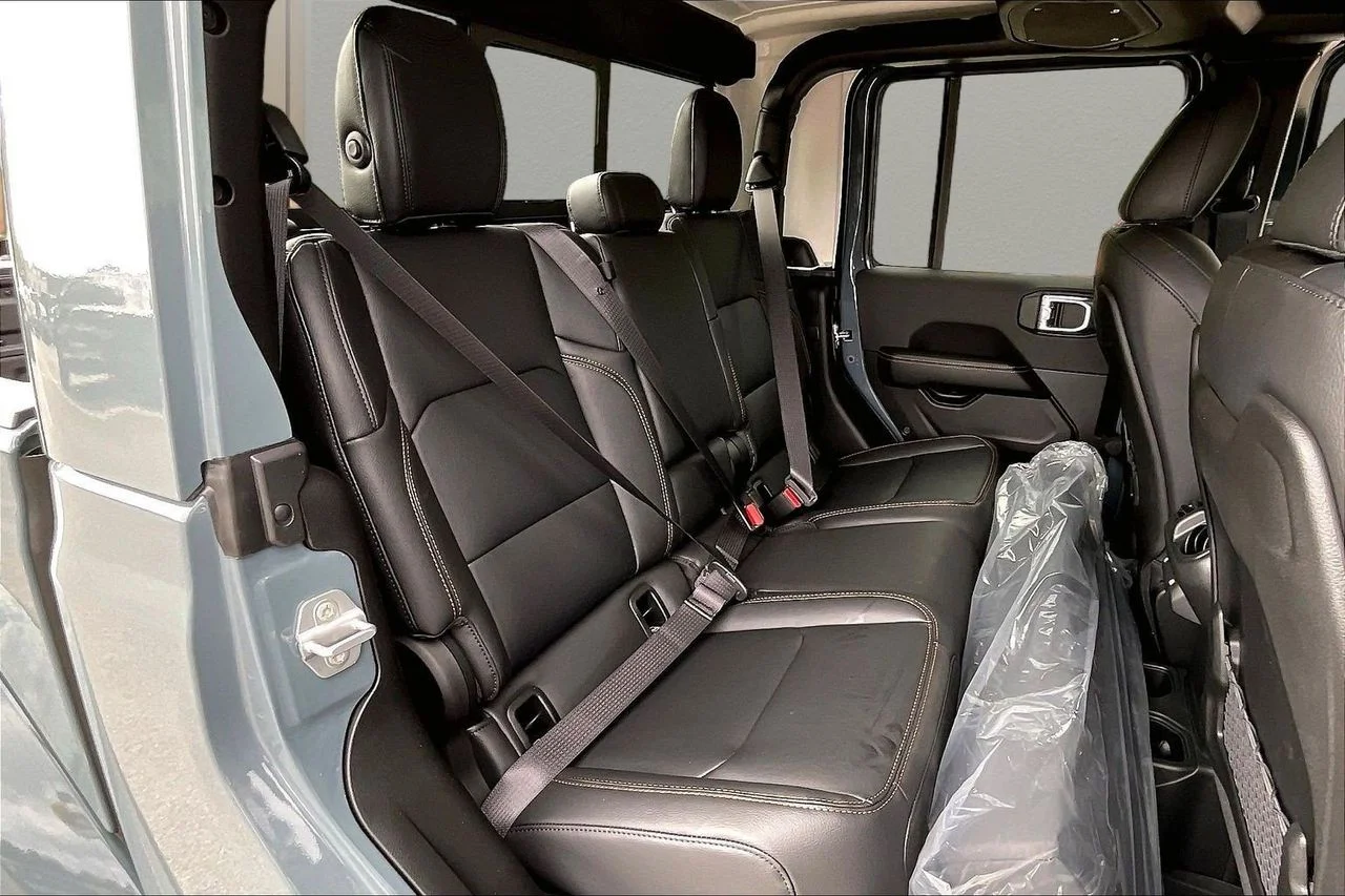 New 2026 Anvil Clear-Coat Exterior Paint Jeep Sahara image 19