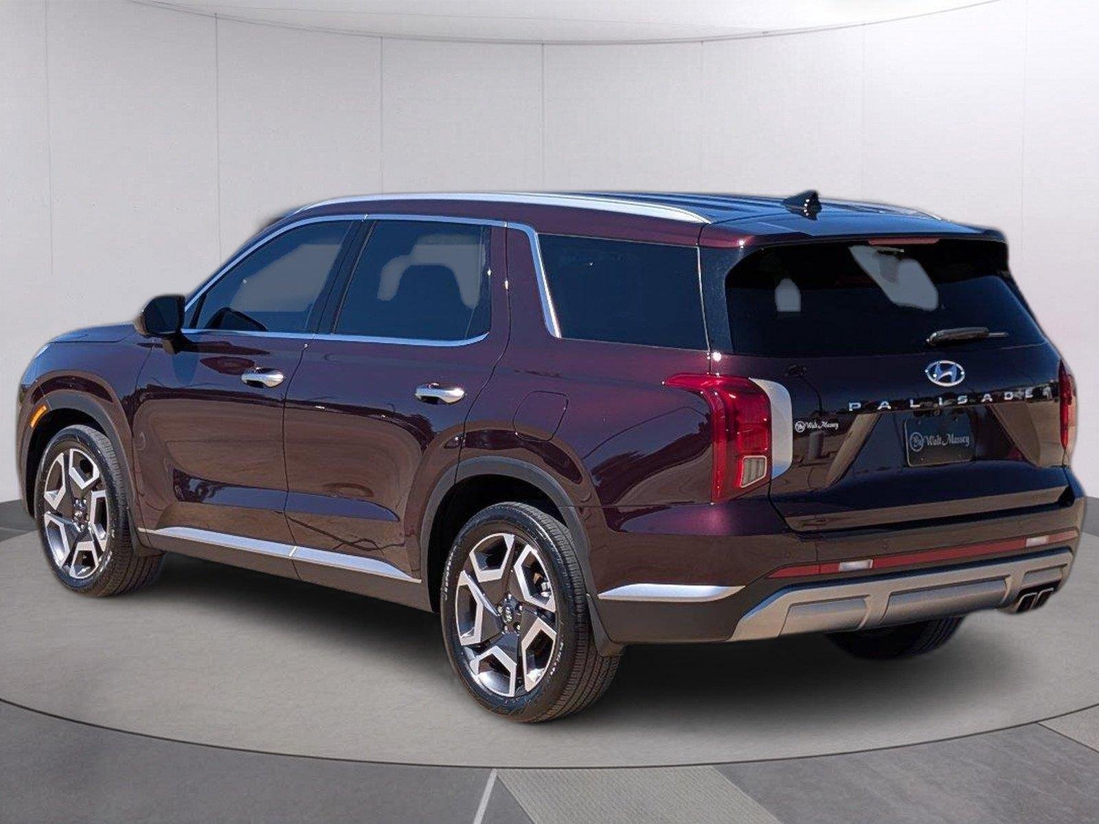 Used 2023 Sierra Burgundy Hyundai SEL image 3