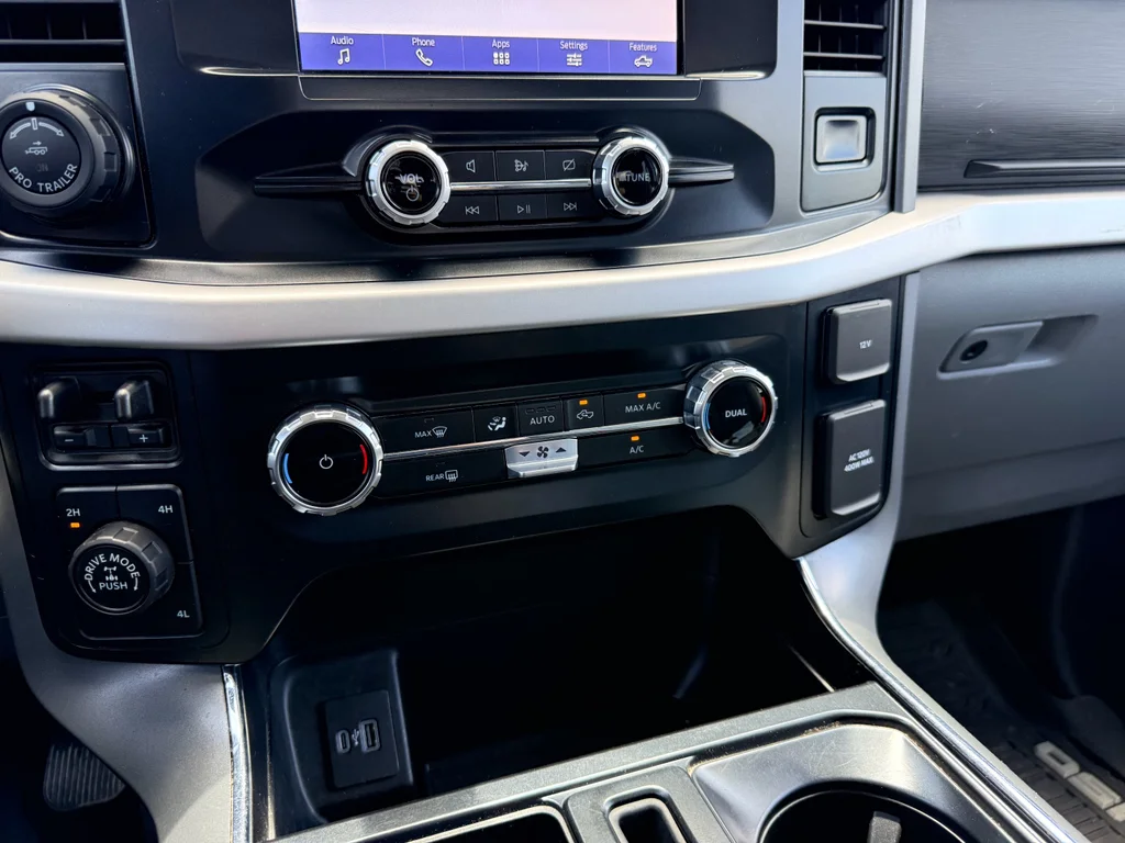 Used 2022 Oxford White Ford XLT image 19