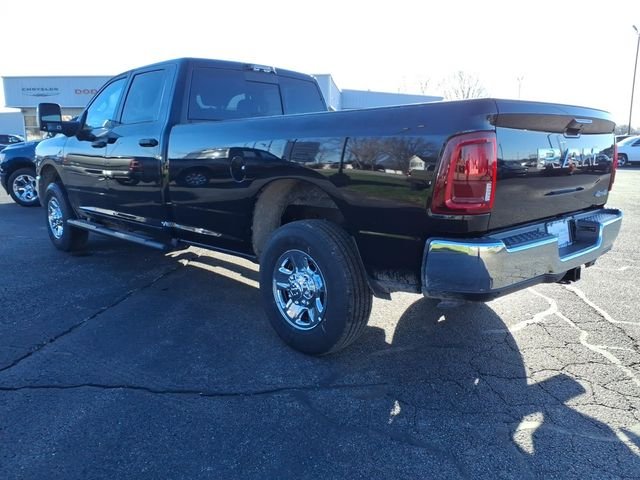 New 2026 Diamond Black Crystal Pearl-Coat Exterior Paint RAM Tradesman image 5