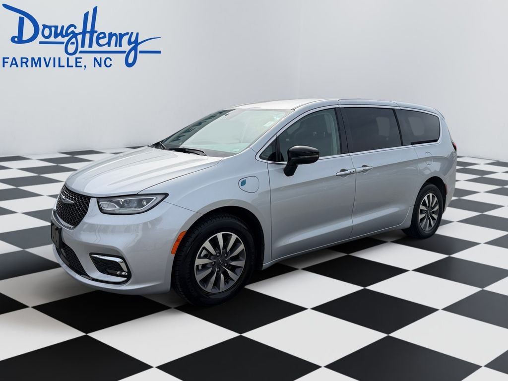 2024 Chrysler Pacifica PHEV