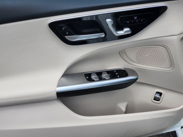 New 2026 Polar White Mercedes-Benz C 300 image 10