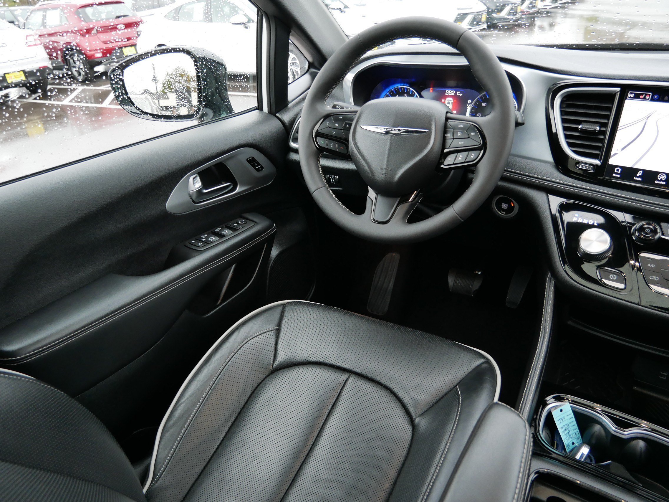 2026 Chrysler Pacifica Limited - Photo 9