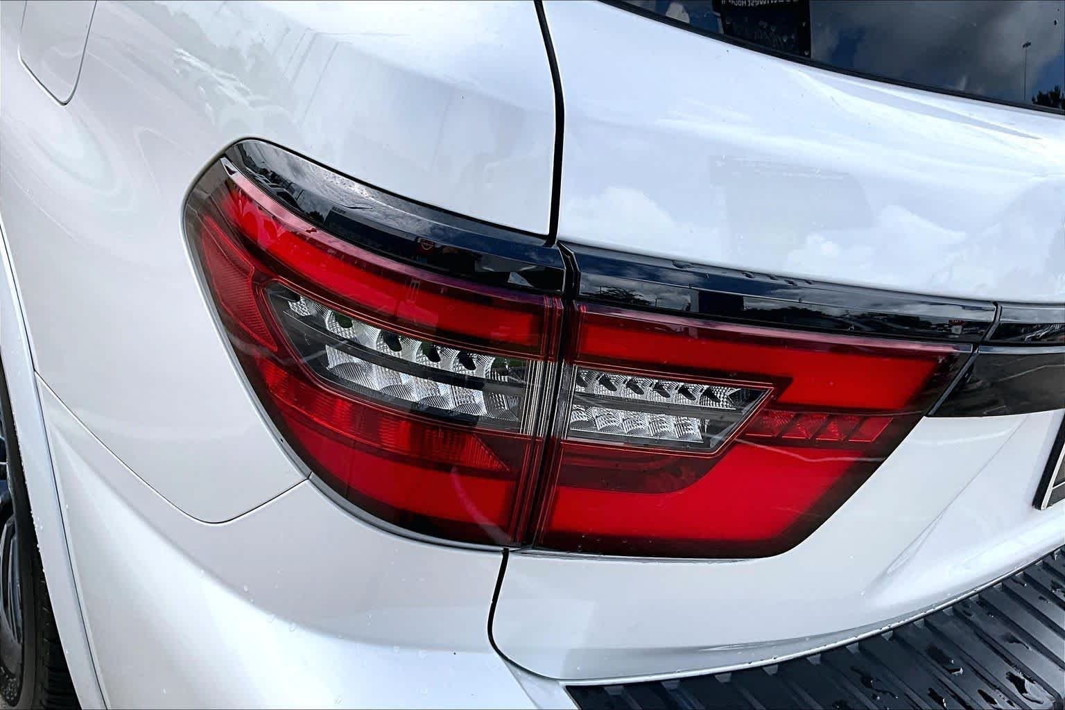 Certified Used 2023 Aspen White Tricoat Nissan SL image 27