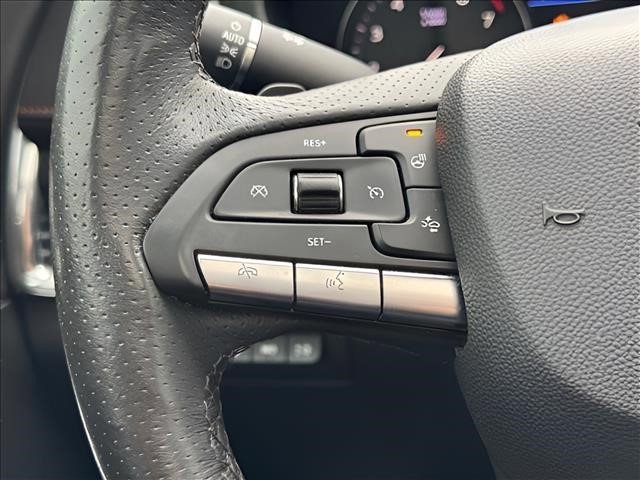 Used 2020 Crystal White Tricoat Cadillac AWD Sport image 18