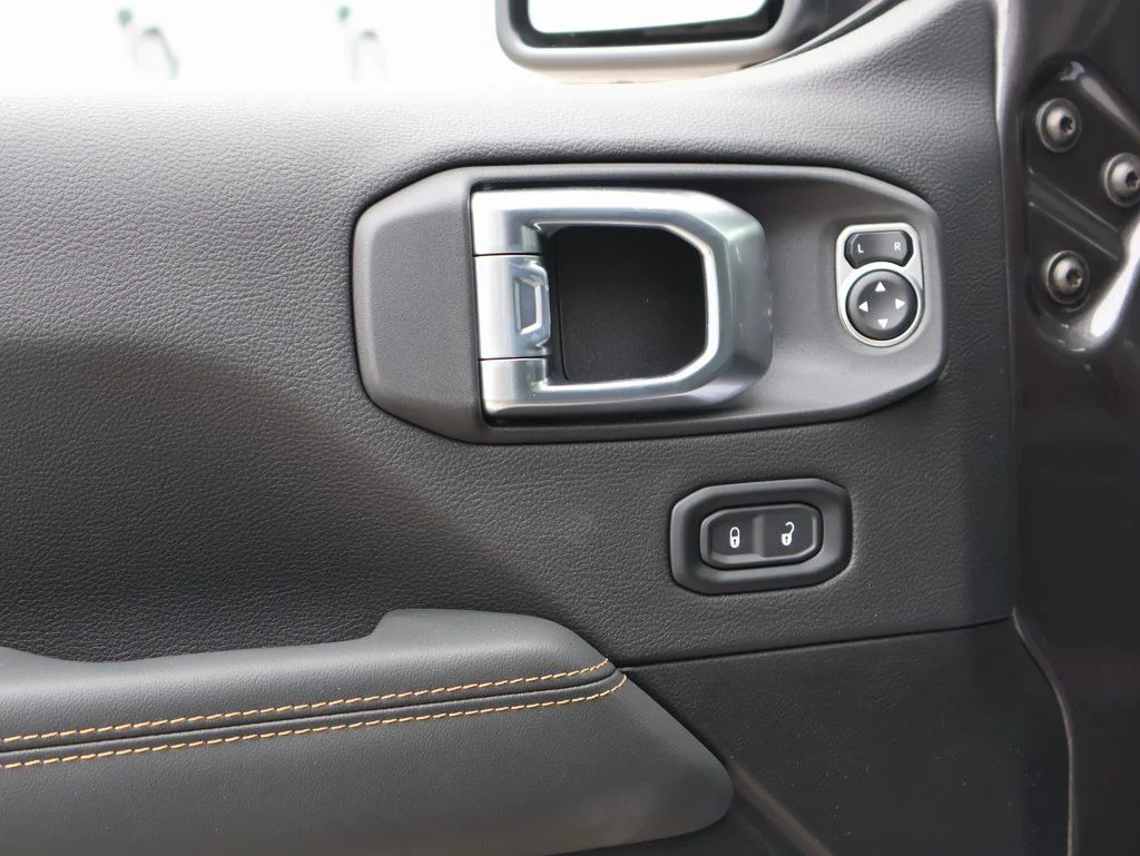 2026 Jeep Wrangler 4-Door Sahara - Photo 21
