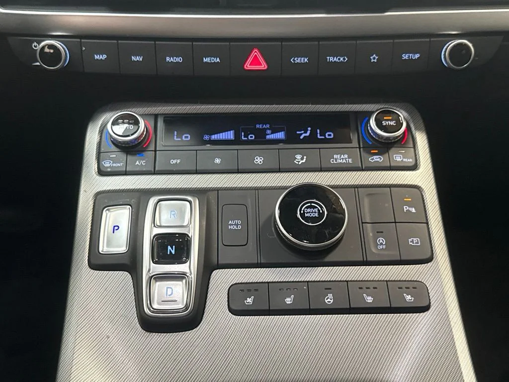 Used 2025 Abyss Black Pearl Hyundai SEL Premium image 16