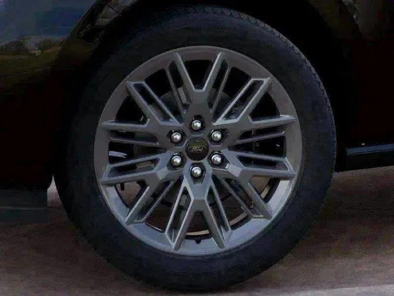 New 2027 Agate Black Ford Platinum image 40