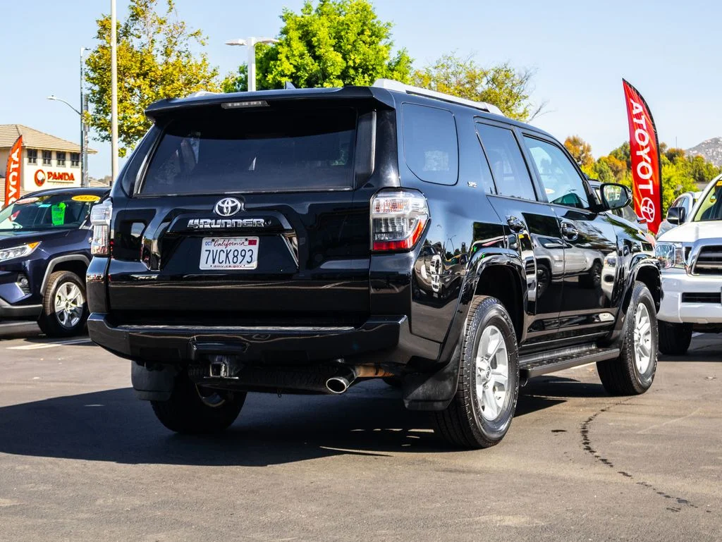 Used 2016 Black Toyota SR5 Premium image 10