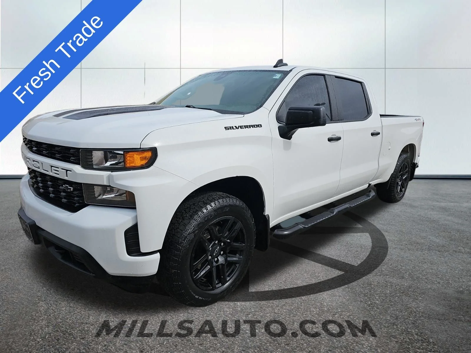 2022 Chevrolet Silverado 1500 Custom 4WD Crew Cab Short Box's photo