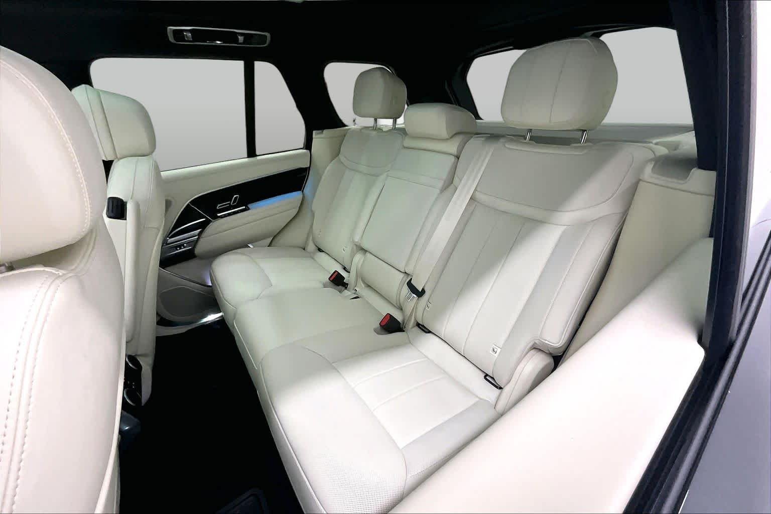 Used 2025 Carpathian Grey Premium Metallic Land Rover SE image 21